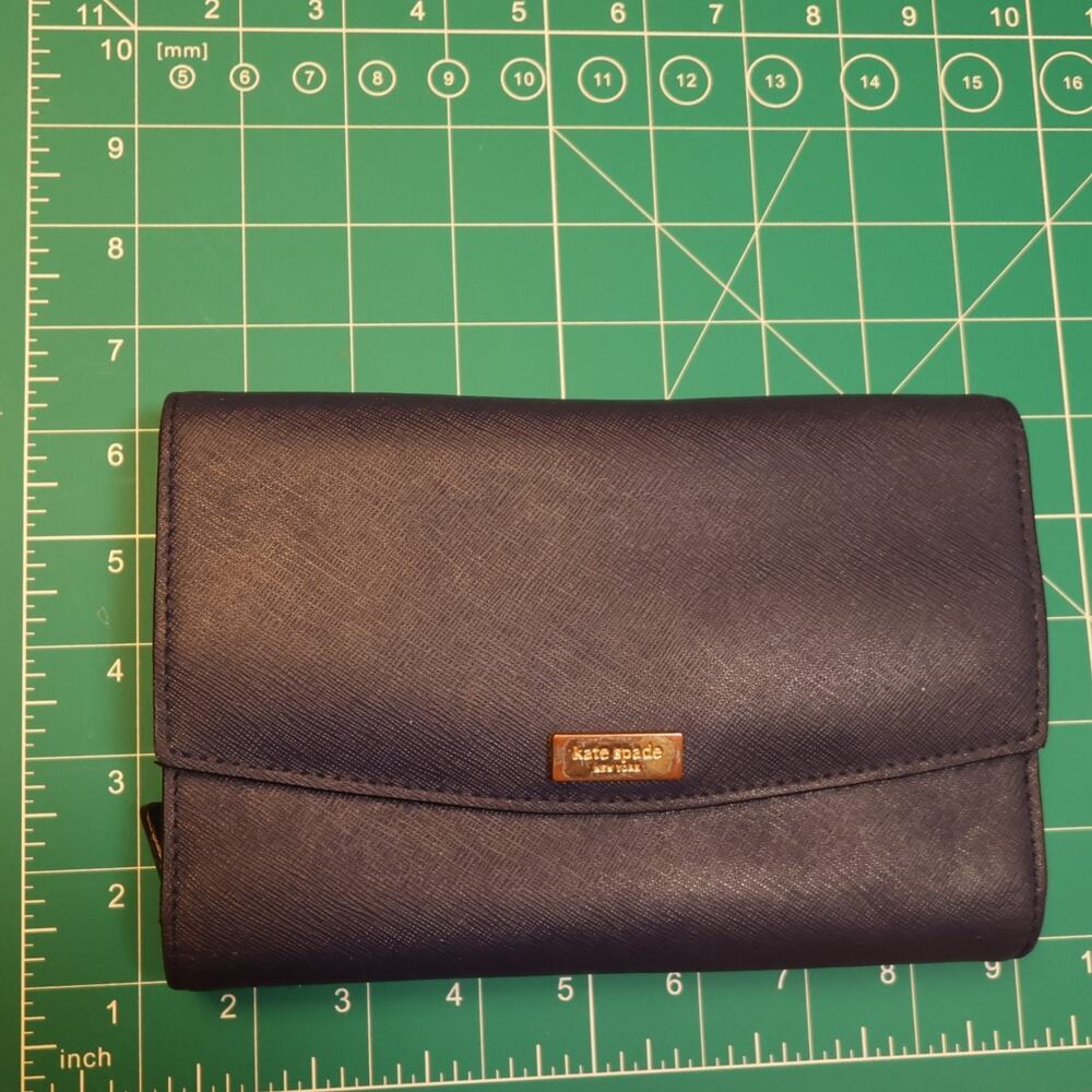 Kate Spade iPhone Case Wallet Laurel Navy w/ added Gold Chain GUC - Picture 11 of 12